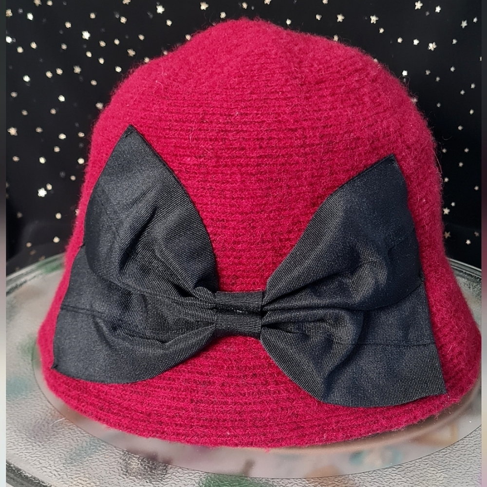 NWOT Scala Pronto Red Wool Chic Cloche with Black Bow